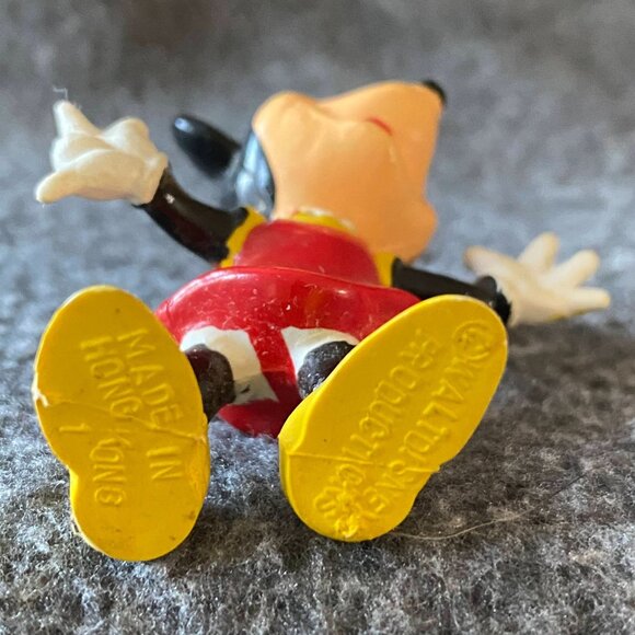 Walt Disney Production Minnie Mouse Red Yellow Shirt Pose Mini 2.5inch Figurine - Picture 3 of 3